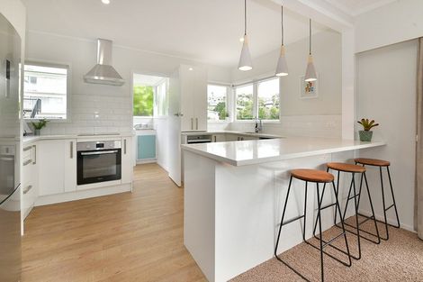 Photo of property in 4/766 Beach Road, Browns Bay, Auckland, 0630