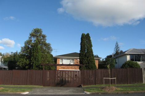 Photo of property in 139 Reeves Road, Pakuranga Heights, Auckland, 2010