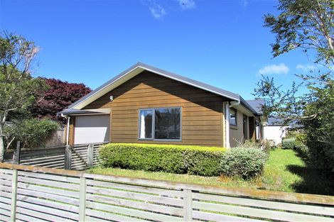 Photo of property in 3a Oxford Crescent, Ebdentown, Upper Hutt, 5018