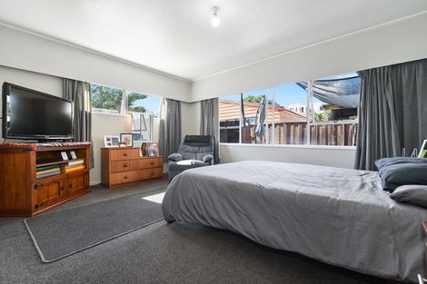 Photo of property in 4 Sandleigh Road, Hamilton Lake, Hamilton, 3204