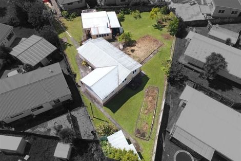 Photo of property in 147 Bruce Mclaren Road, Henderson, Auckland, 0612