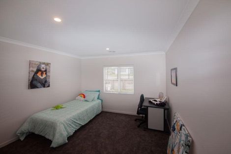 Photo of property in 35 Margaret Shields Avenue, Aotea, Porirua, 5024