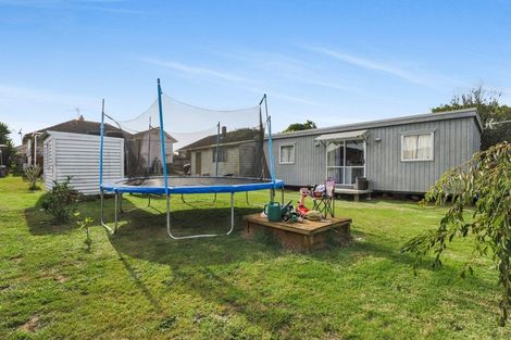 Photo of property in 15 Arimu Road, Papakura, 2110