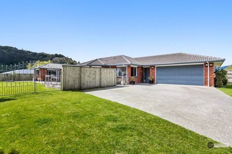 Photo of property in 5 Sapphire Grove, Birchville, Upper Hutt, 5018