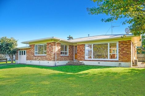 Photo of property in 28 Sandspit Road, Waiuku, 2123