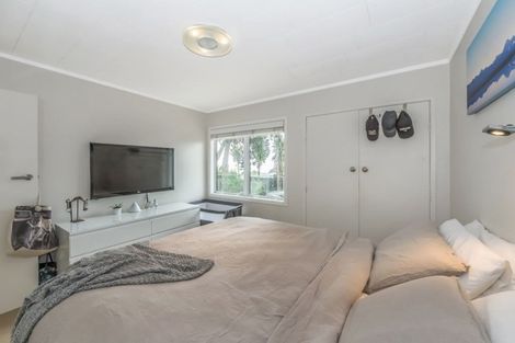 Photo of property in 2/42 Beach Road, Castor Bay, Auckland, 0620