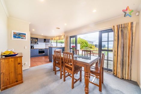 Photo of property in 9 Oceanview Terrace, Tirohanga, Lower Hutt, 5010