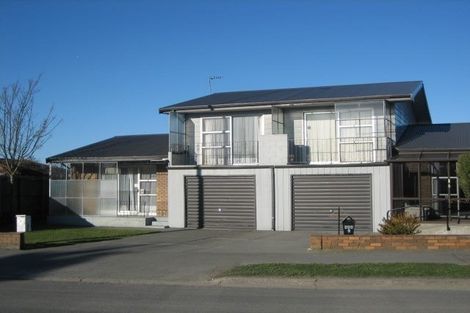 Photo of property in 2/404 Main North Road, Redwood, Christchurch, 8051