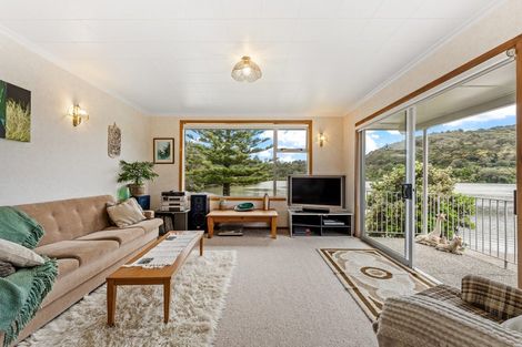Photo of property in 17 Weranui Road, Waiwera, 0994