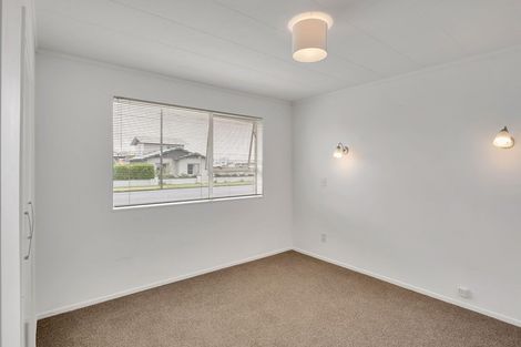 Photo of property in 1/4 French Street, Moturoa, New Plymouth, 4310