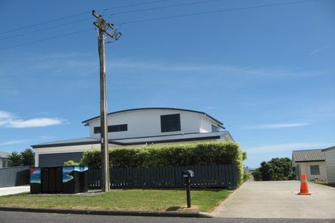 Photo of property in 51a Torkar Road, Clarks Beach, 2122