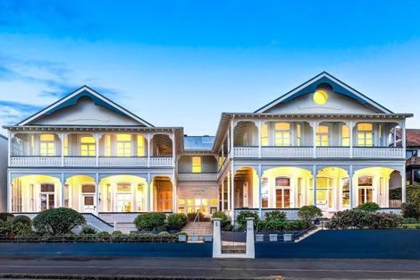 Photo of property in 2/5 King Edward Parade, Devonport, Auckland, 0624