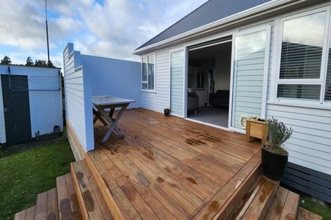 Photo of property in 48 Omata Road, Marfell, New Plymouth, 4310