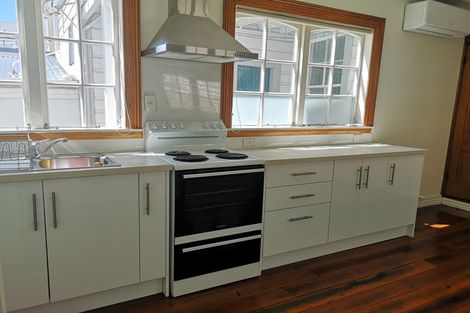 Photo of property in 132 Brougham Street, Mount Victoria, Wellington, 6011