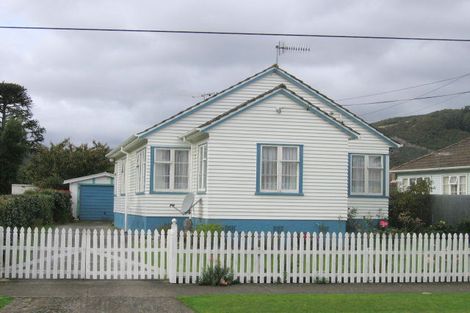 Photo of property in 6 Lockwood Crescent, Taita, Lower Hutt, 5011