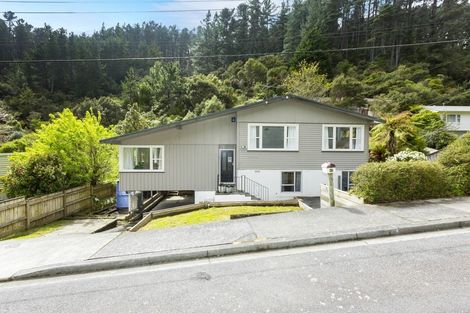 Photo of property in 67 Elmslie Road, Pinehaven, Upper Hutt, 5019
