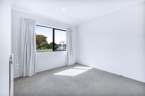 Photo of property in 2/20 Hunter Street, Hamilton Lake, Hamilton, 3204