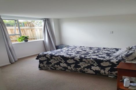 Photo of property in 32 Athena Drive, Totara Vale, Auckland, 0629