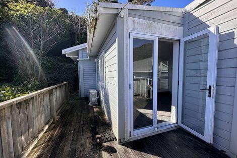 Photo of property in 23 Totara Street, Eastbourne, Lower Hutt, 5013