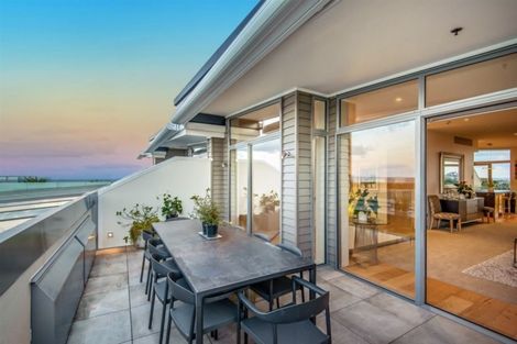Photo of property in 203/585 Beach Road, Rothesay Bay, Auckland, 0630