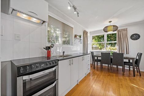 Photo of property in 7 Beach Road, Te Atatu Peninsula, Auckland, 0610