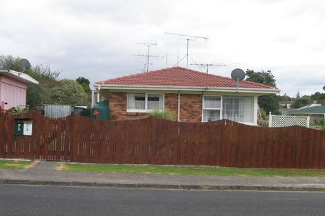 Photo of property in 1/1 Lingfield Street, Glenfield, Auckland, 0629