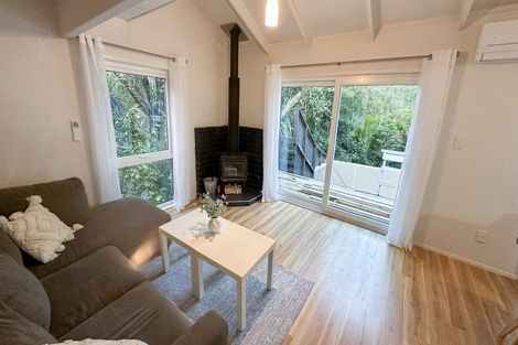 Photo of property in 4 Hiwihau Place, Glenfield, Auckland, 0629