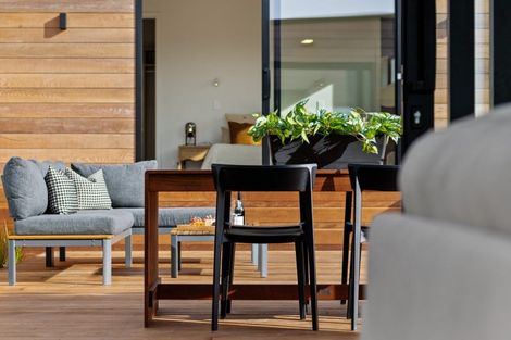 Photo of property in 11 Stoneleigh Drive, Wanaka, 9305