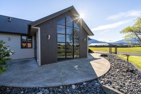 Photo of property in 60 Breaksea Street, Te Anau, 9600