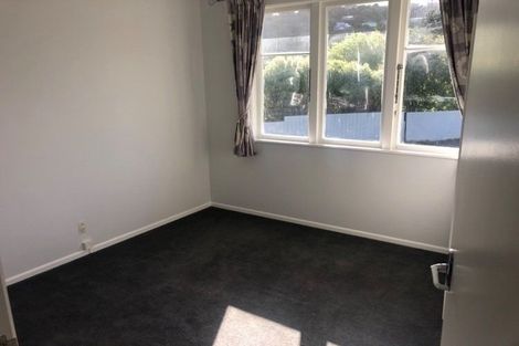 Photo of property in 5 Holly Grove, Maungaraki, Lower Hutt, 5010