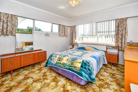 Photo of property in 11 Mcleod Road, Weymouth, Auckland, 2103