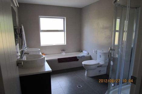 Photo of property in 42 Borneo Drive, Fairview Heights, Auckland, 0632