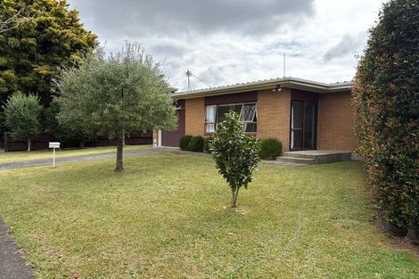 Photo of property in 6a Tatua Place, Conifer Grove, Takanini, 2112