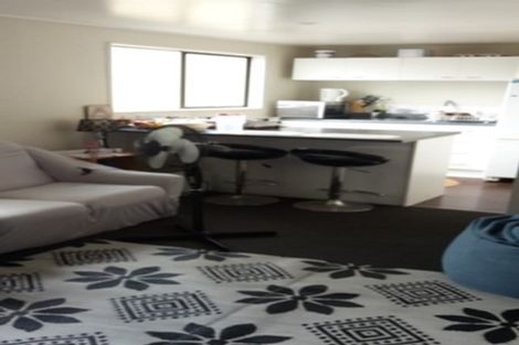 Photo of property in 1/30 Chislehurst Street, Henderson, Auckland, 0612