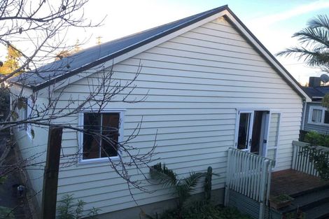 Photo of property in 2/33 Egremont Street, Belmont, Auckland, 0622