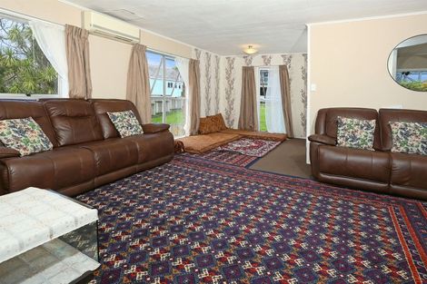 Photo of property in 2/14 Claridge Street, Glen Eden, Auckland, 0602