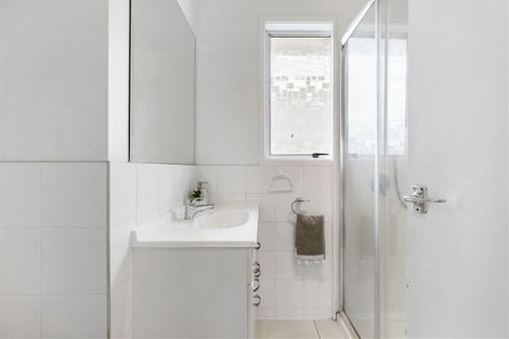 Photo of property in 1/21 Laurina Road, Sunnynook, Auckland, 0620