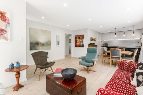 Photo of property in 41b Queen Charlotte Drive, Aotea, Porirua, 5024