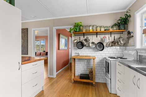 Photo of property in 15 Massey Road, Waipu, 0582