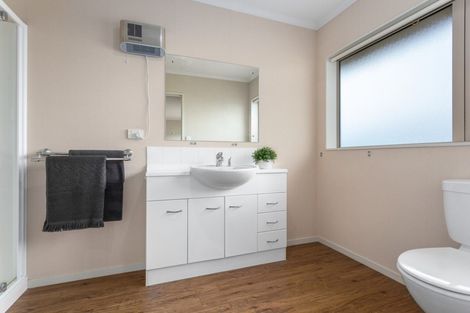 Photo of property in 26 Edgewater Grove, Whakatane, 3120