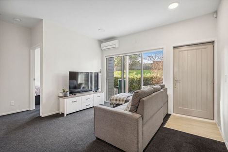 Photo of property in 8 Atkinson Street, Newlands, Wellington, 6037