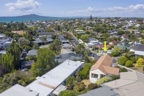 Photo of property in 2/17 Bevyn Street, Castor Bay, Auckland, 0620