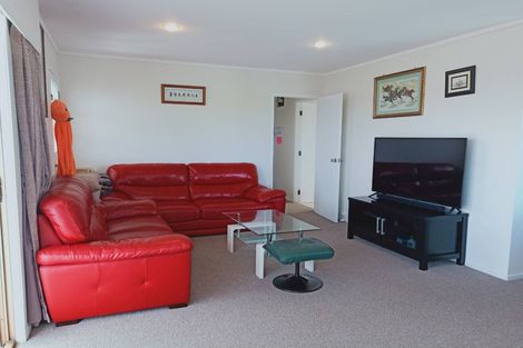 Photo of property in 1/166 Fisher Parade, Farm Cove, Auckland, 2012