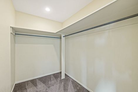 Photo of property in 64 Willowview Drive, Redwood, Christchurch, 8051