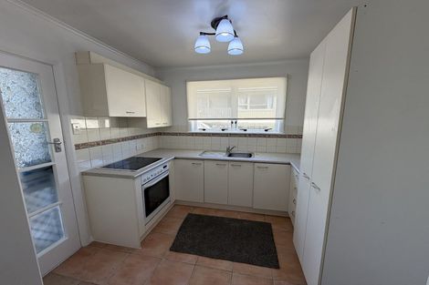 Photo of property in 10 Aotea Road, Glen Eden, Auckland, 0602