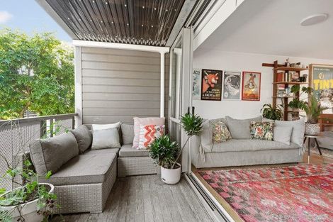 Photo of property in 2/11 Sentinel Road, Herne Bay, Auckland, 1011