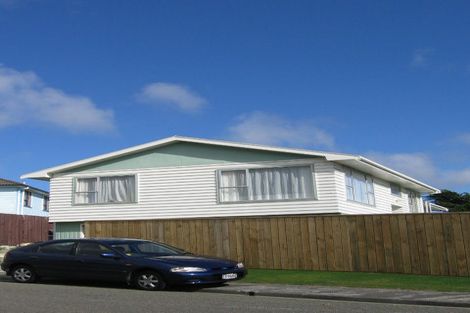 Photo of property in 31a Colchester Crescent, Newlands, Wellington, 6037