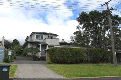 Photo of property in 26 Rangitoto Terrace, Milford, Auckland, 0620