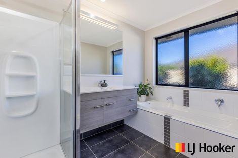 Photo of property in 36 Sunningdale Street, Wattle Downs, Auckland, 2103