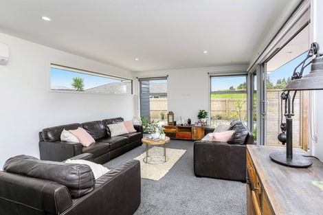 Photo of property in 17a Heta Road, Highlands Park, New Plymouth, 4312